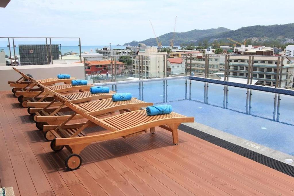 Elegancy Sansabai Hotel Patong Bagian luar foto