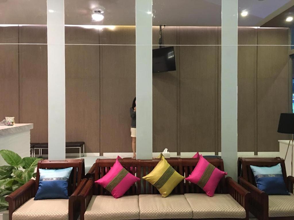 Elegancy Sansabai Hotel Patong Bagian luar foto