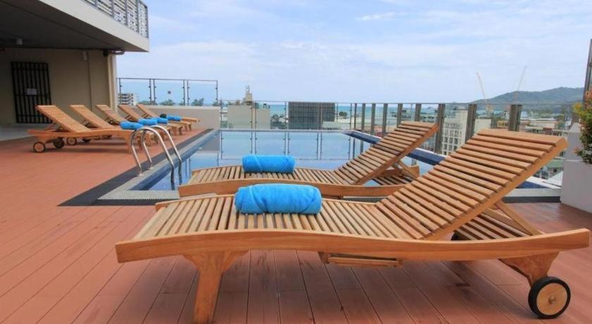 Elegancy Sansabai Hotel Patong Bagian luar foto