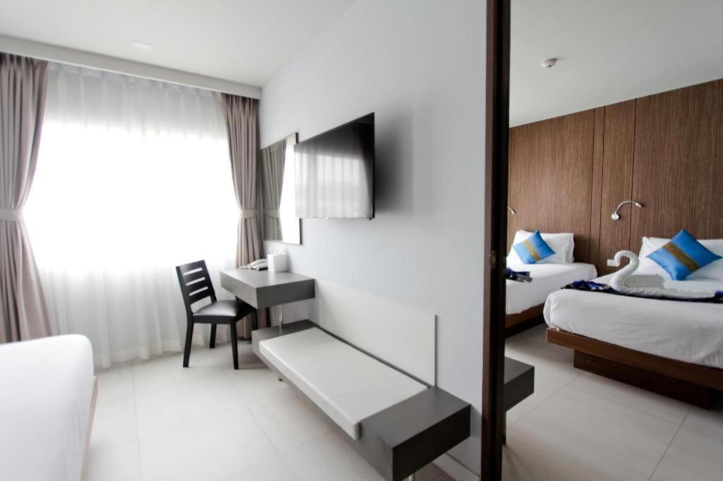 Elegancy Sansabai Hotel Patong Bagian luar foto