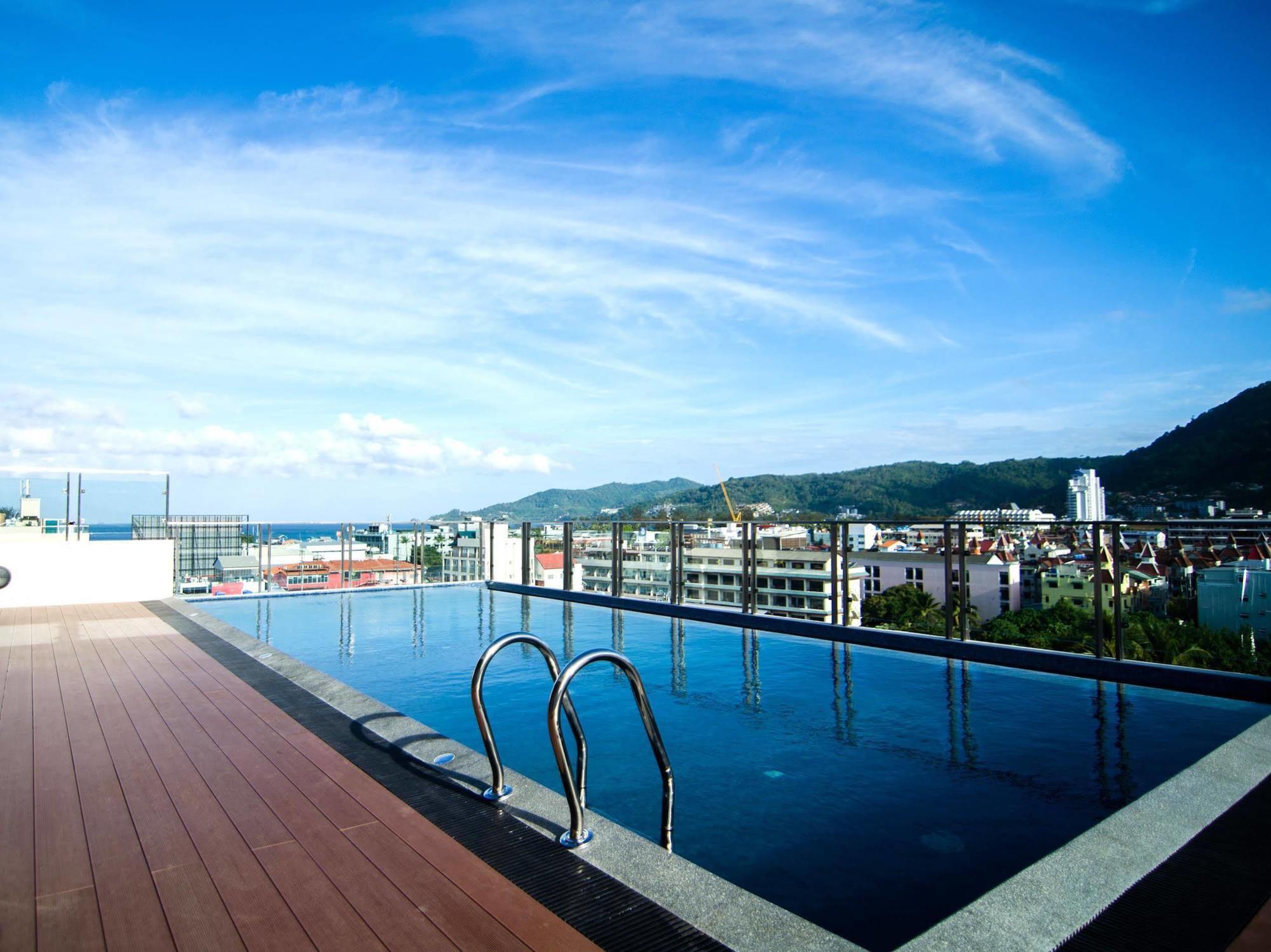 Elegancy Sansabai Hotel Patong Bagian luar foto